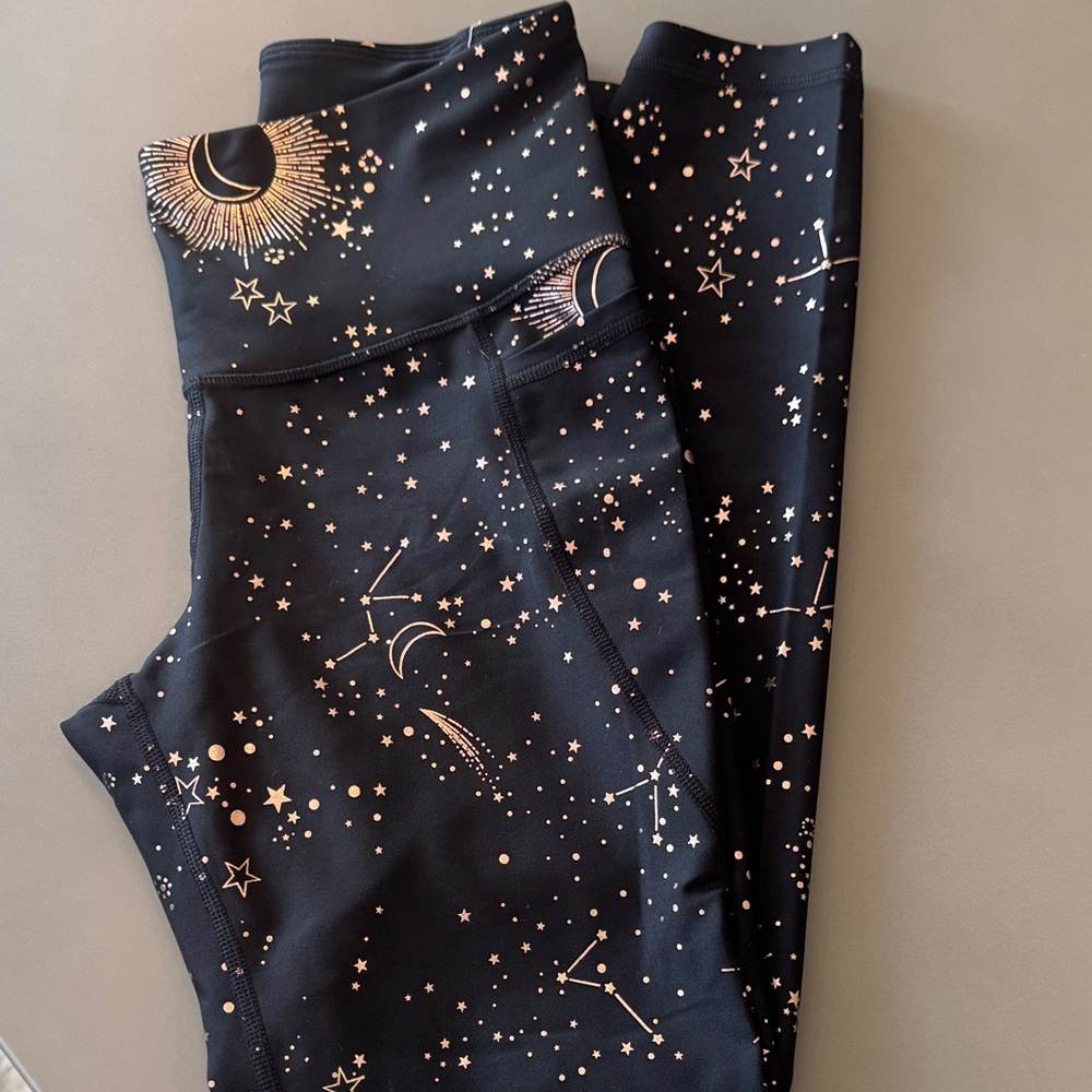 Old Navy Black Leggings with Metallic Rose Print
